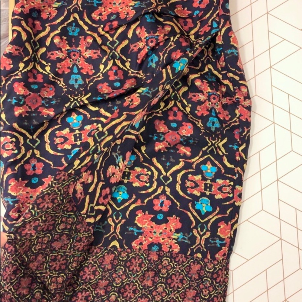 Beautiful 100% Silk Skirt - Picture 4 of 6